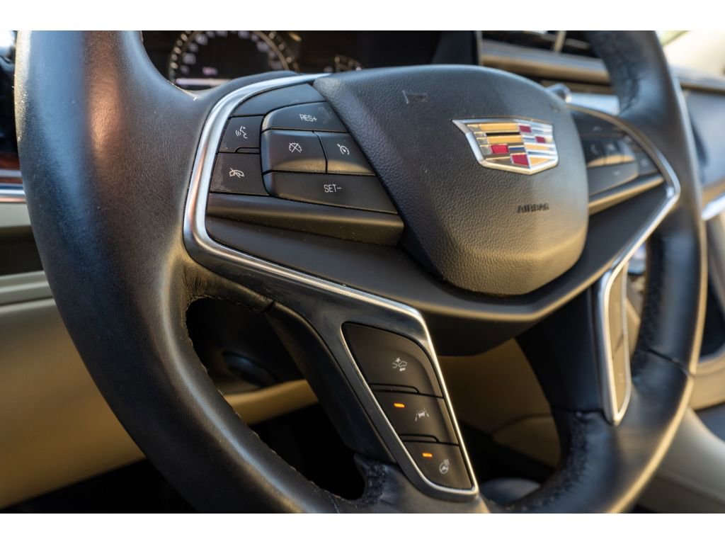 Used 2018 Cadillac XT5 Luxury w/ Driver Awareness Package image 26
