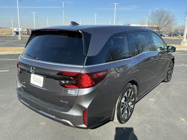 Used 2026 Honda Odyssey Elite image 3