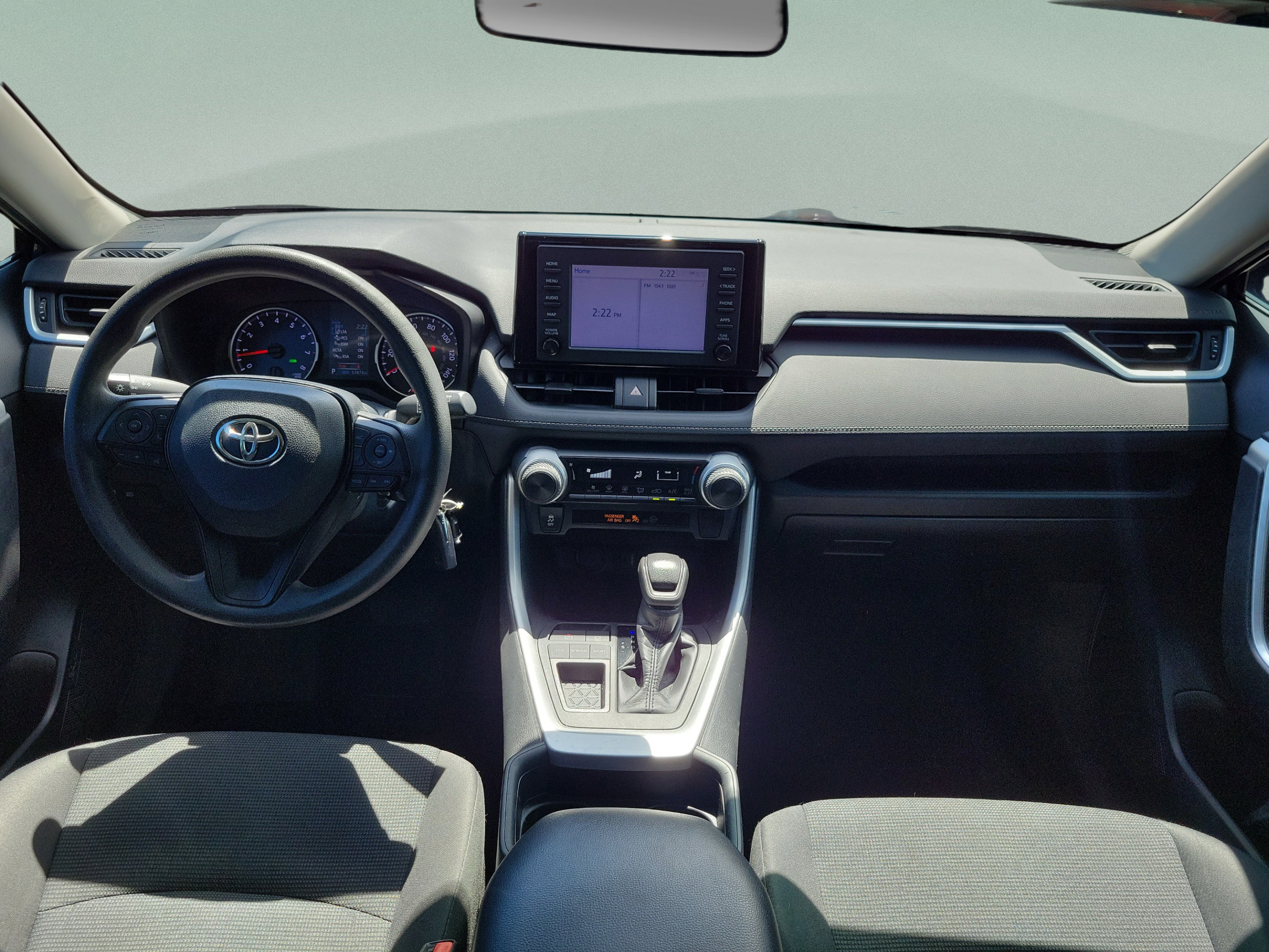 Used 2019 Toyota RAV4 LE FWD image 12