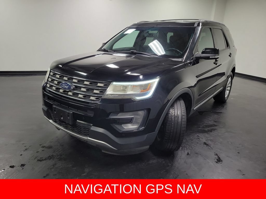 Used 2017 Ford Explorer XLT w/ Equipment Group 202A FWD image 5