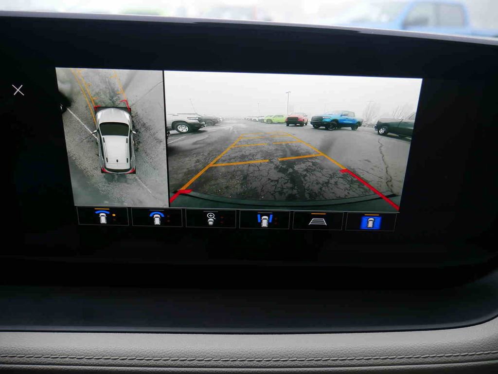 Used 2024 Buick Encore GX Avenir w/ Avenir Technology Package image 32