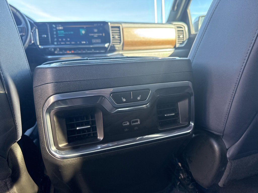 Used 2024 Chevrolet Silverado 1500 High Country w/ Technology Package image 17