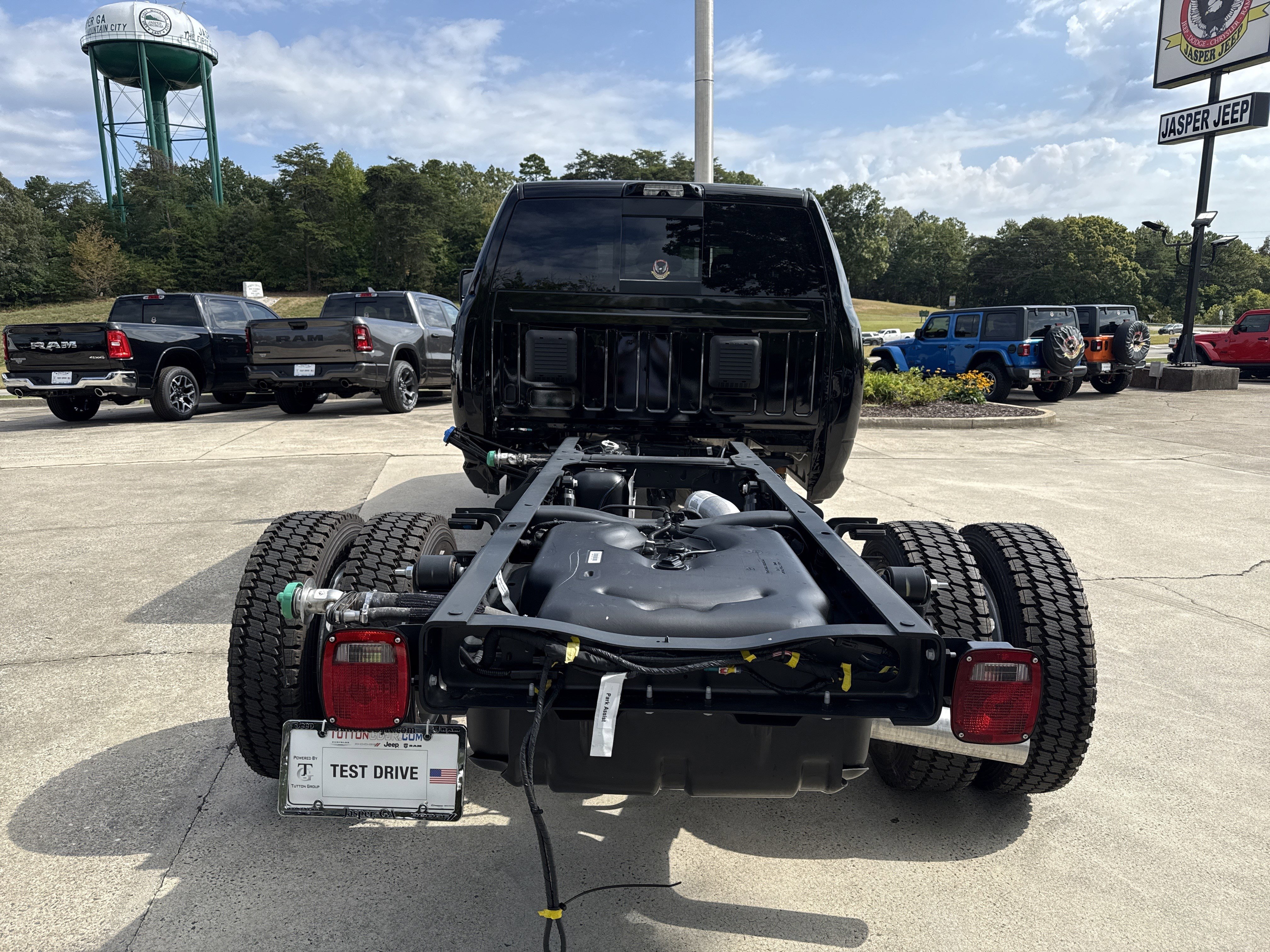 New 2026 RAM 5500 4x4 Crew Cab image 6