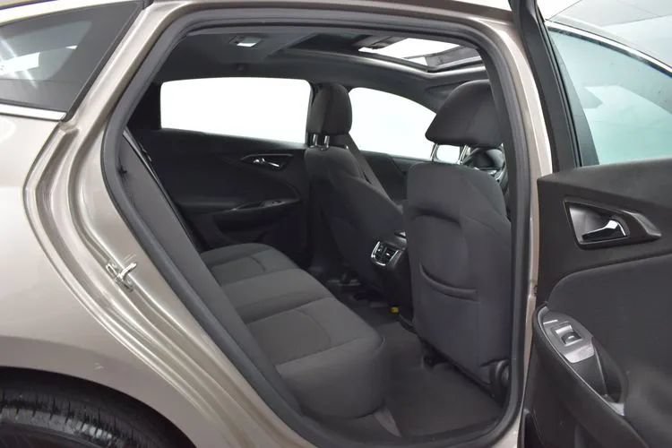 Used 2023 Chevrolet Malibu LT FWD image 17