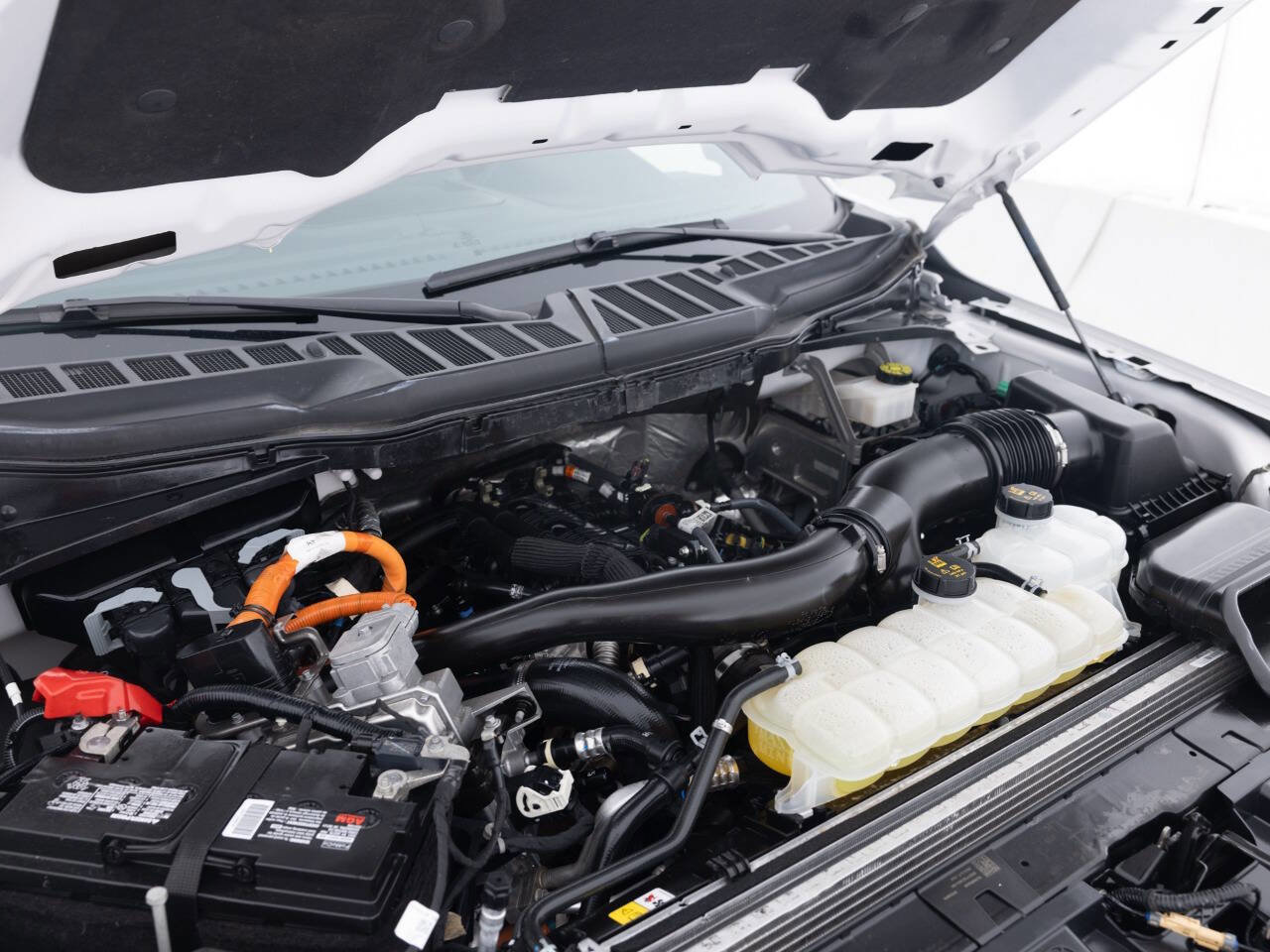 Used 2024 Ford F150 Lariat w/ Bed Utility Package AWD/4WD image 45