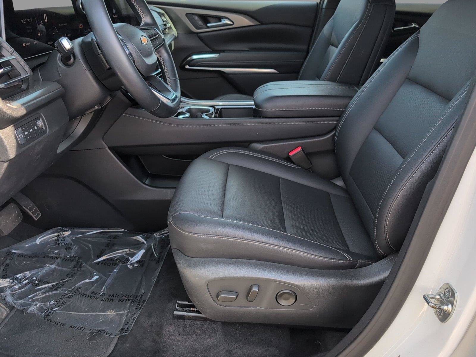 Certified 2025 Chevrolet Traverse LT AWD/4WD image 13