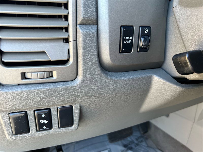 Used 2004 Nissan Titan SE AWD/4WD image 37