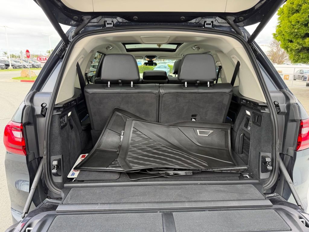 Used 2020 BMW X7 xDrive40i w/ Premium Package AWD/4WD image 32