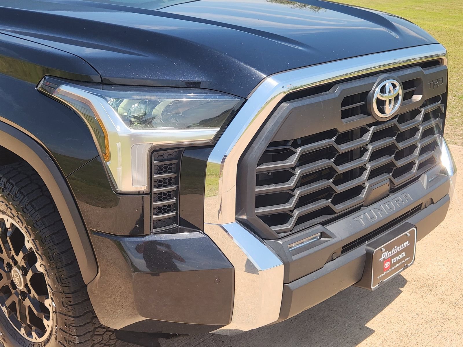 Used 2022 Toyota Tundra SR5 w/ TRD Off-Road Package AWD/4WD image 12
