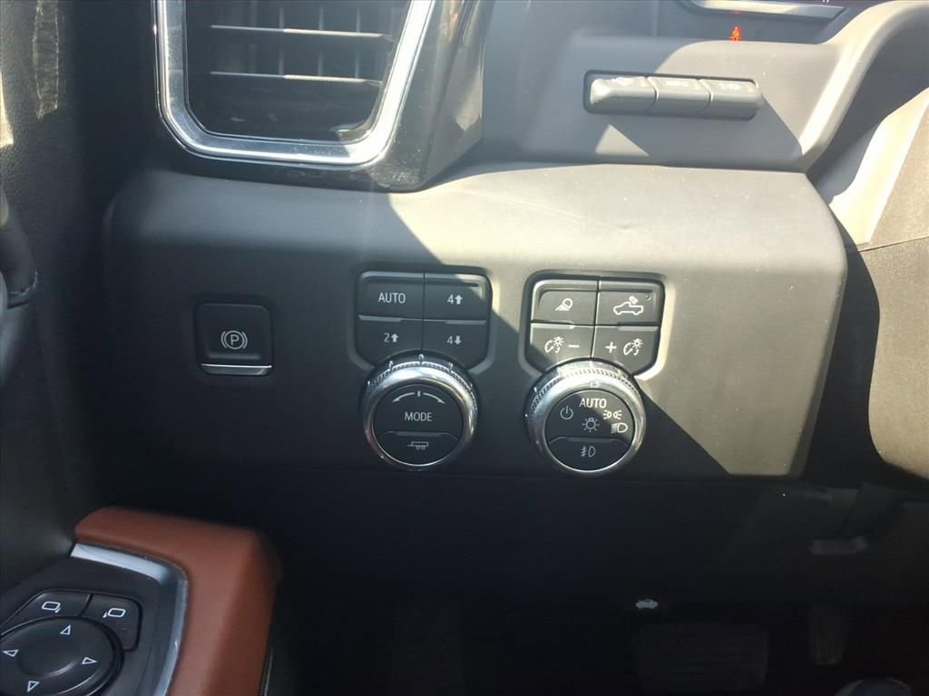 Used 2025 GMC Sierra 2500 Denali Ultimate w/ Max Trailering Package image 24