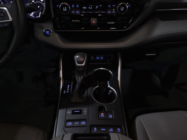 Used 2022 Toyota Highlander XLE image 21