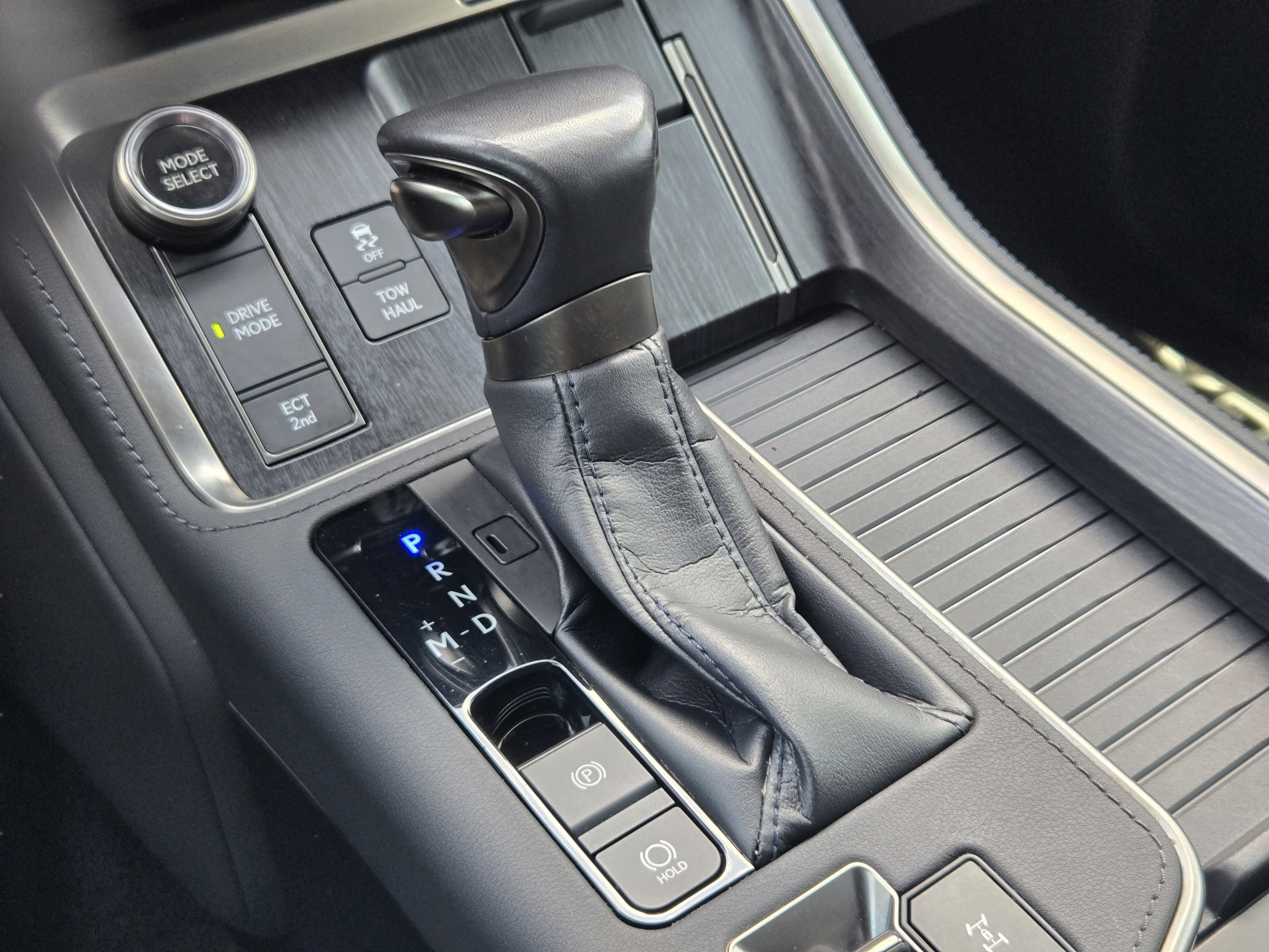 Used 2024 Lexus GX 550 w/ Cold Area Package AWD/4WD image 18