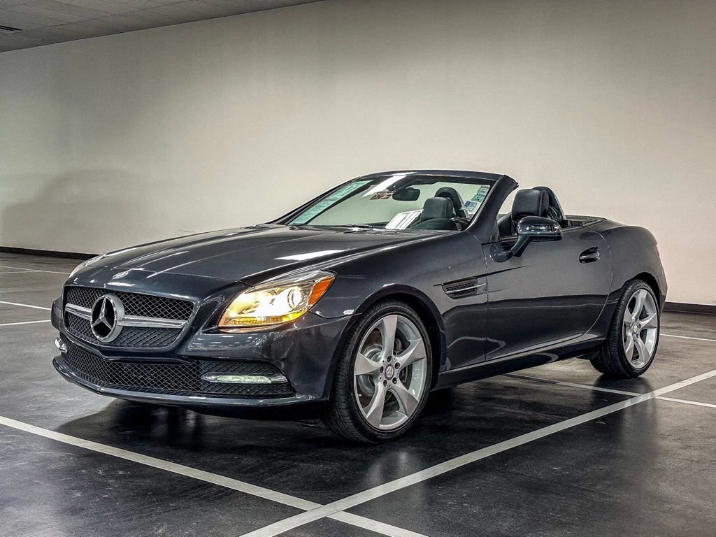Used 2012 Mercedes-Benz SLK 350 image 3