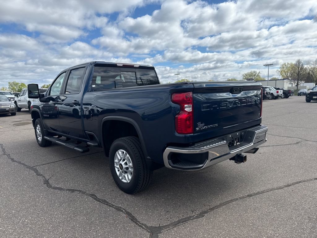 Used 2022 Chevrolet Silverado 2500 LT w/ Convenience Package AWD/4WD image 2
