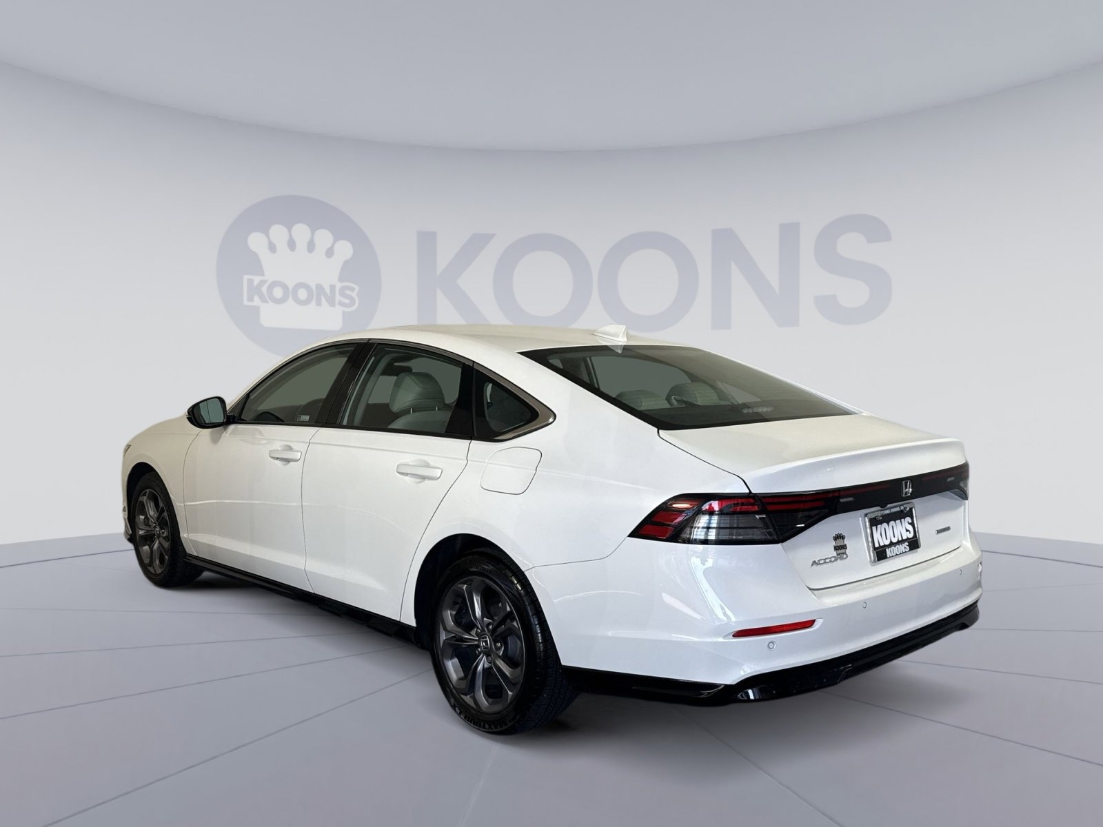 Used 2023 Honda Accord EX-L image 4