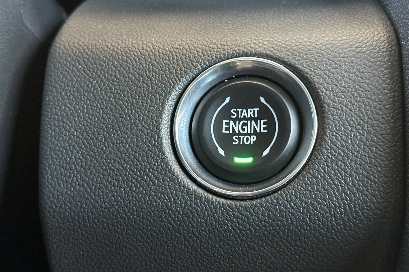 Used 2026 GMC Acadia Elevation w/ Elevation Premium Package FWD image 32