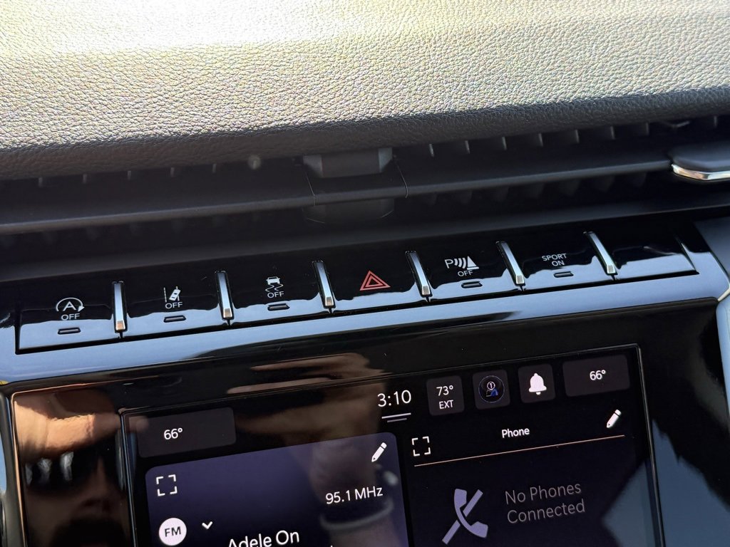 Used 2023 Jeep Grand Cherokee L Laredo image 29