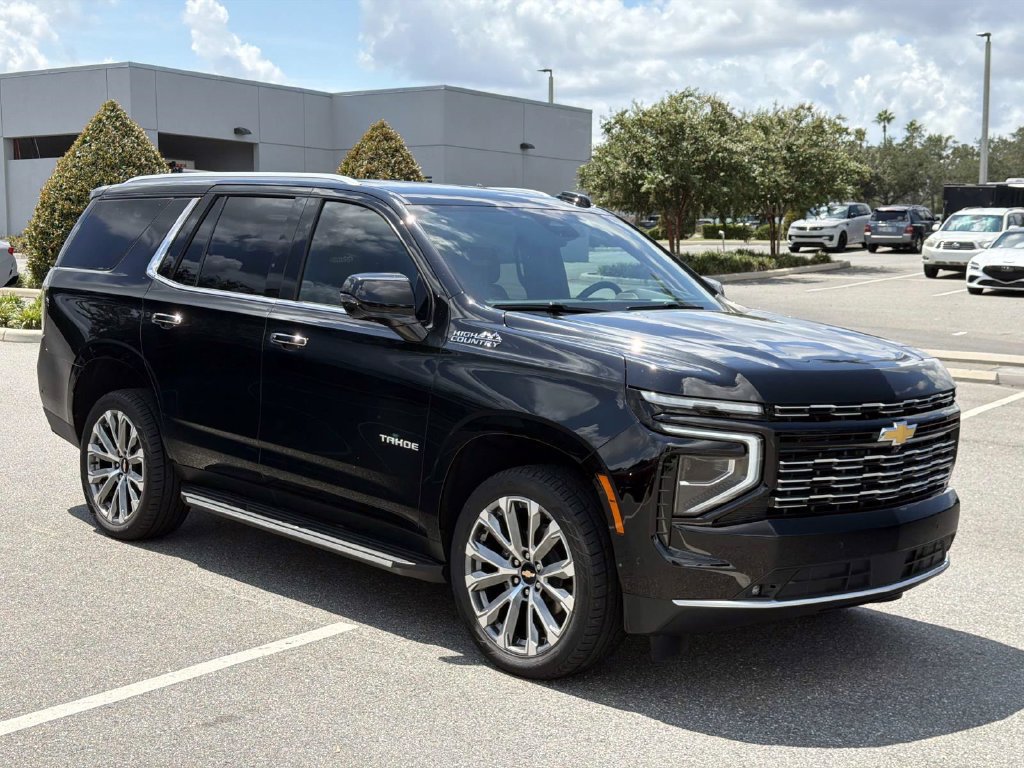 Used 2025 Chevrolet Tahoe High Country AWD/4WD image 7