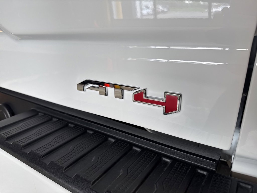 New 2026 GMC Sierra 1500 AT4 w/ Technology Package image 15