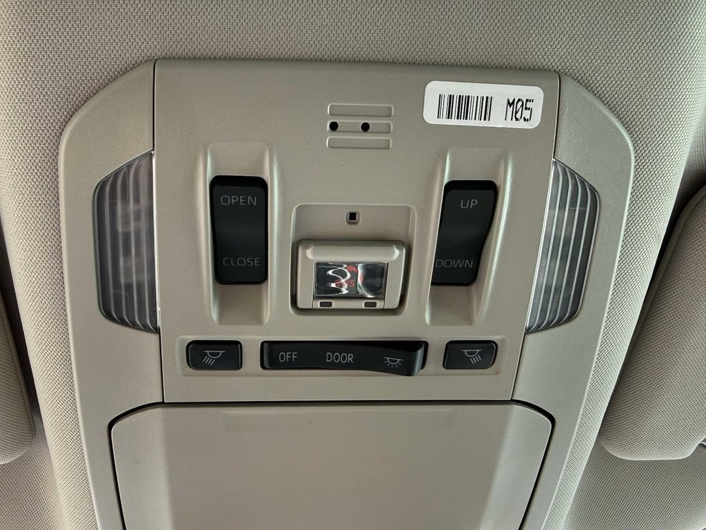 Used 2023 Toyota Highlander XLE AWD/4WD image 30