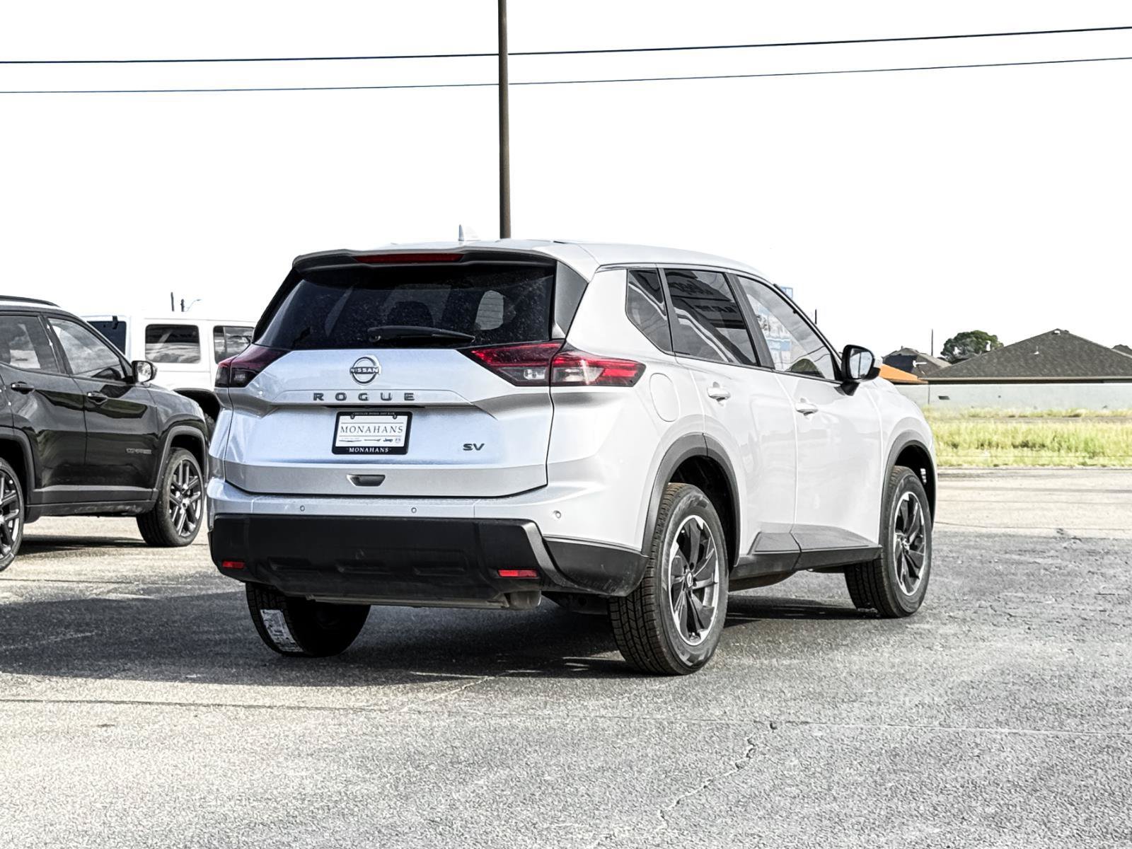 Used 2024 Nissan Rogue SV FWD image 10