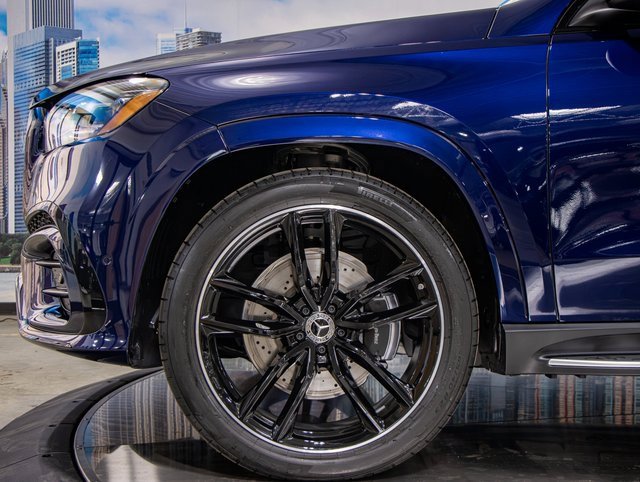 Used 2025 Mercedes-Benz GLS 580 4MATIC image 7