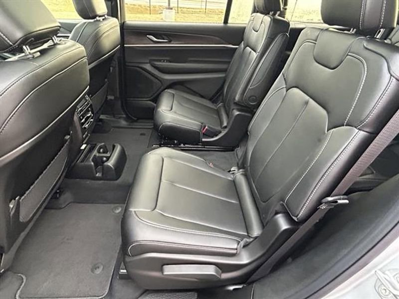 New 2025 Jeep Grand Cherokee L Limited image 27