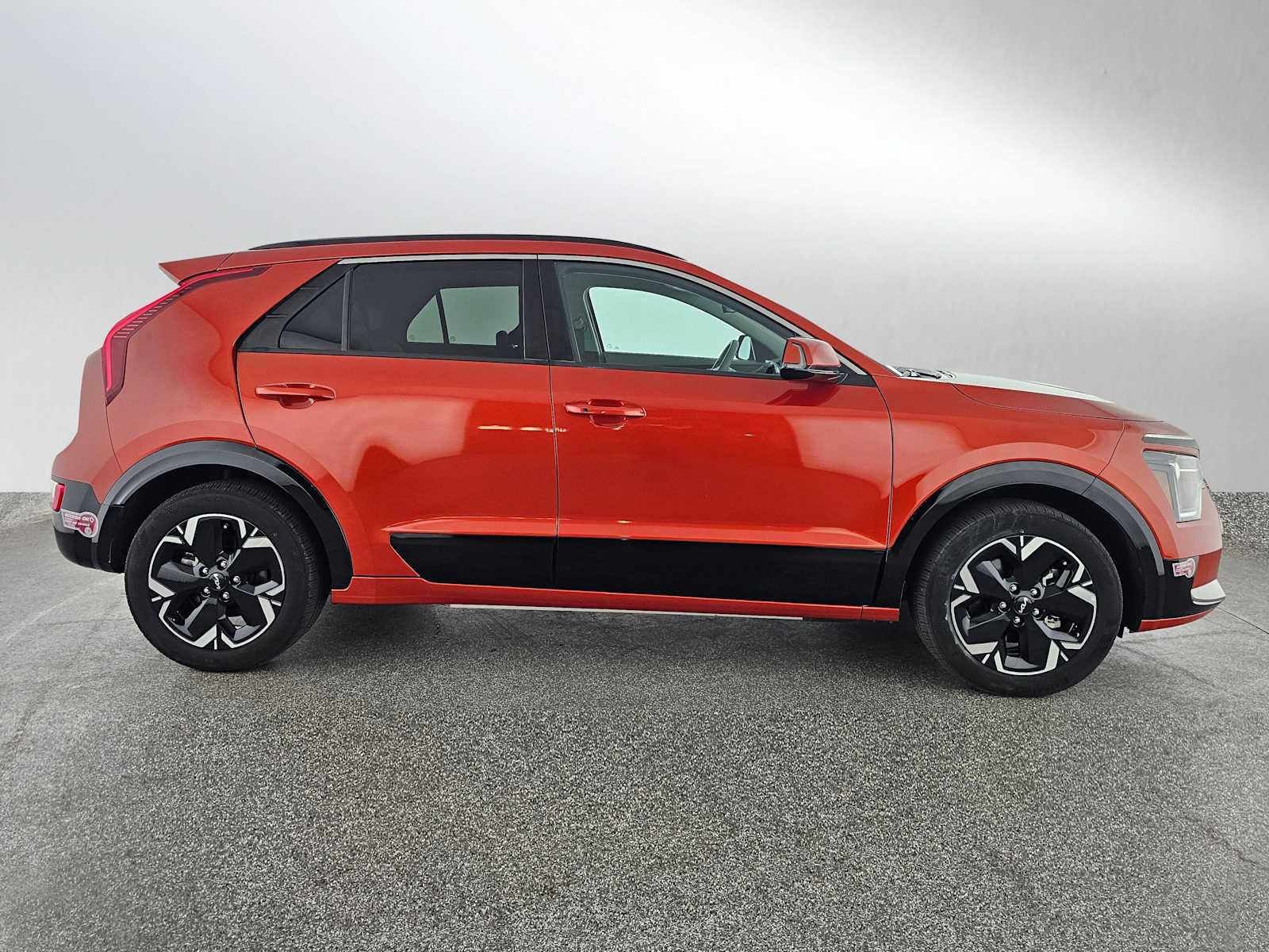 Used 2023 Kia Niro Wind image 2