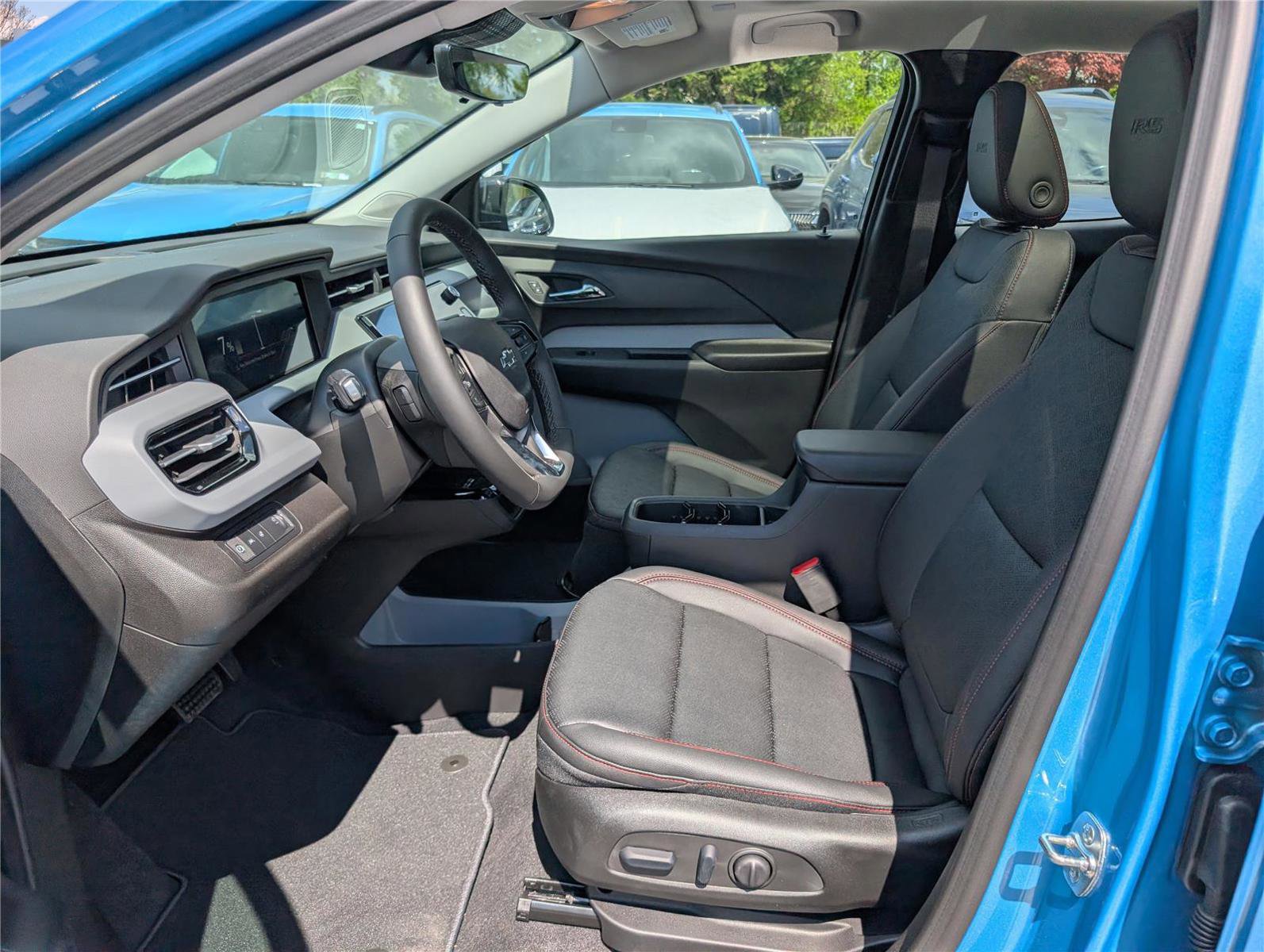 New 2027 Chevrolet Bolt RS w/ Technology Package FWD image 12
