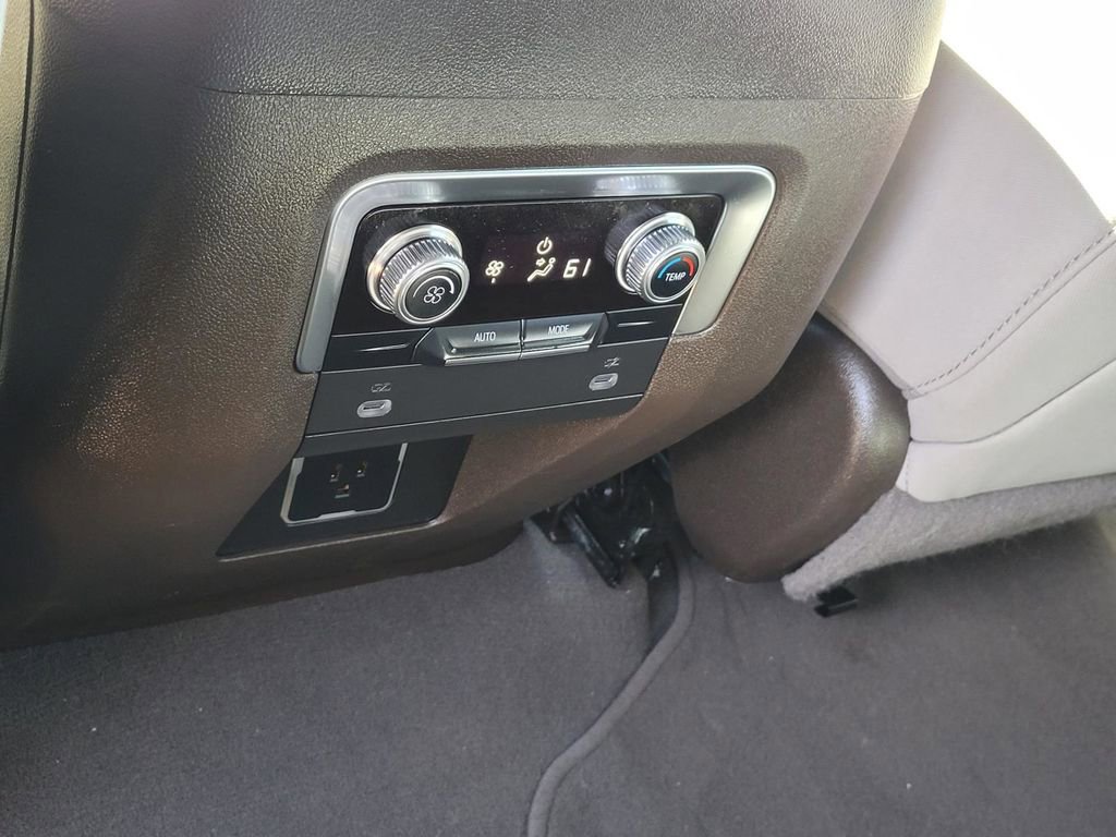 Used 2022 GMC Yukon XL SLE w/ Gmc Pro Safety Plus Package image 19