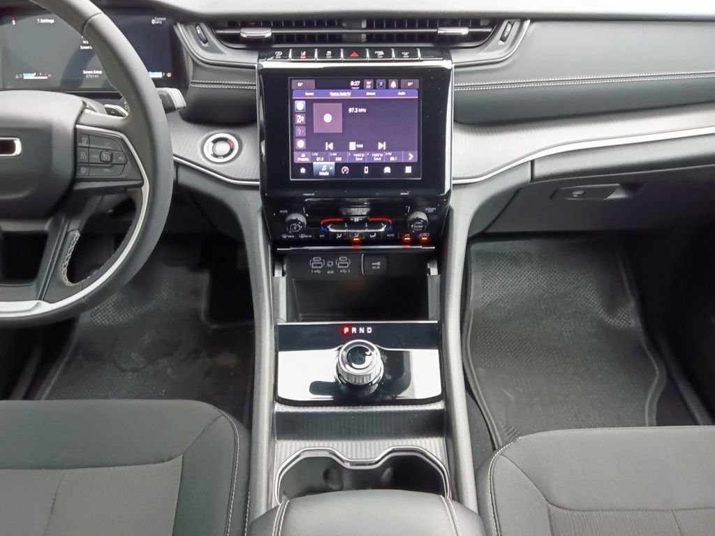 Used 2025 Jeep Grand Cherokee L Laredo RWD image 3