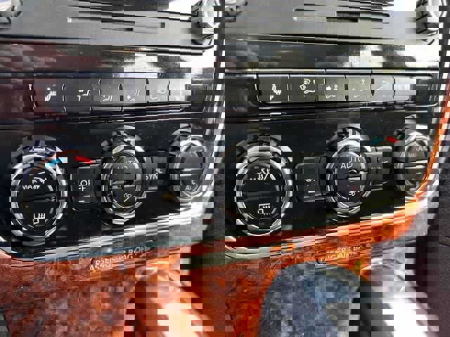 Used 2013 Volkswagen Passat 2.5 SEL Premium image 27