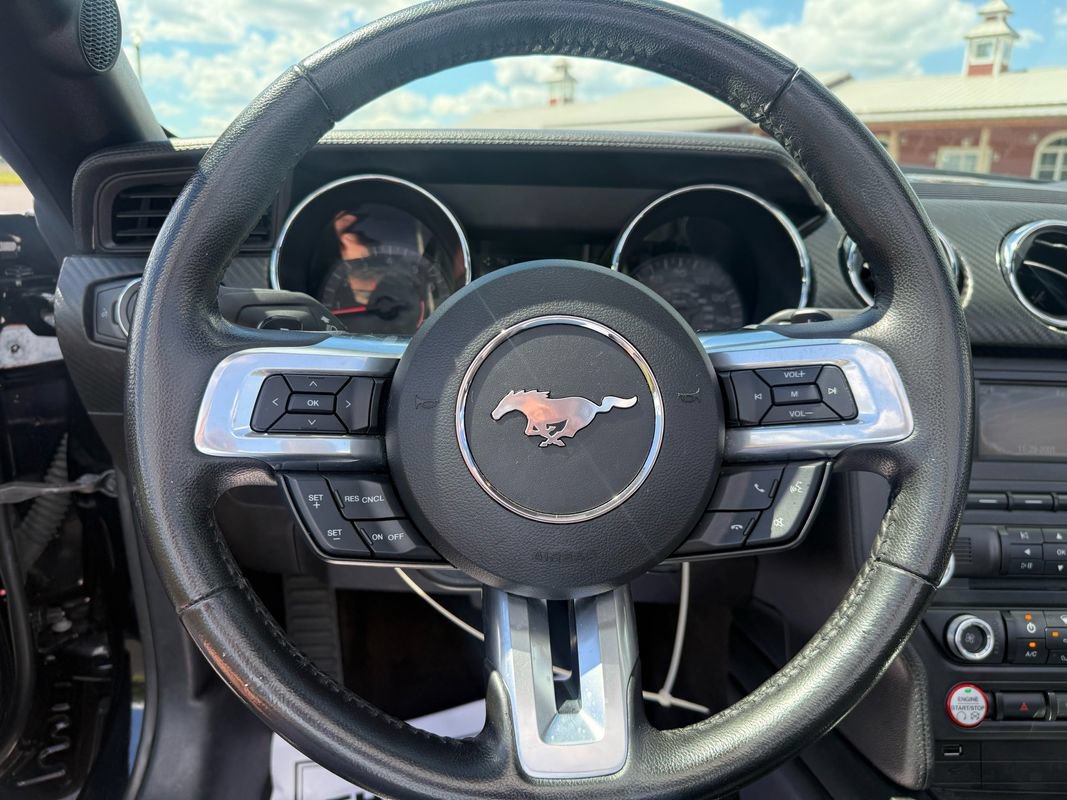 Used 2015 Ford Mustang Convertible RWD image 15