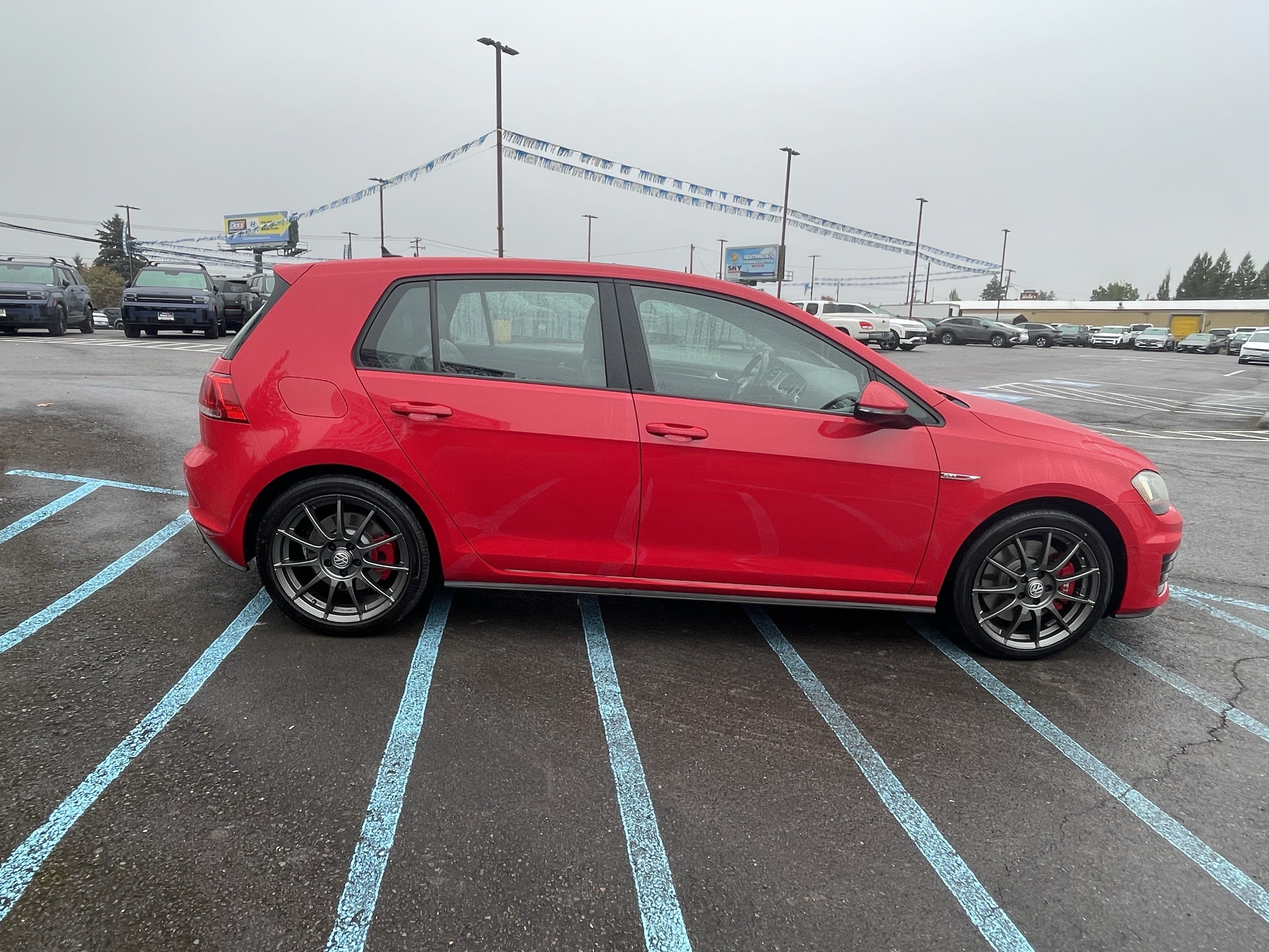 Used 2016 Volkswagen GTI SE w/ Driver Assistance Package FWD image 6
