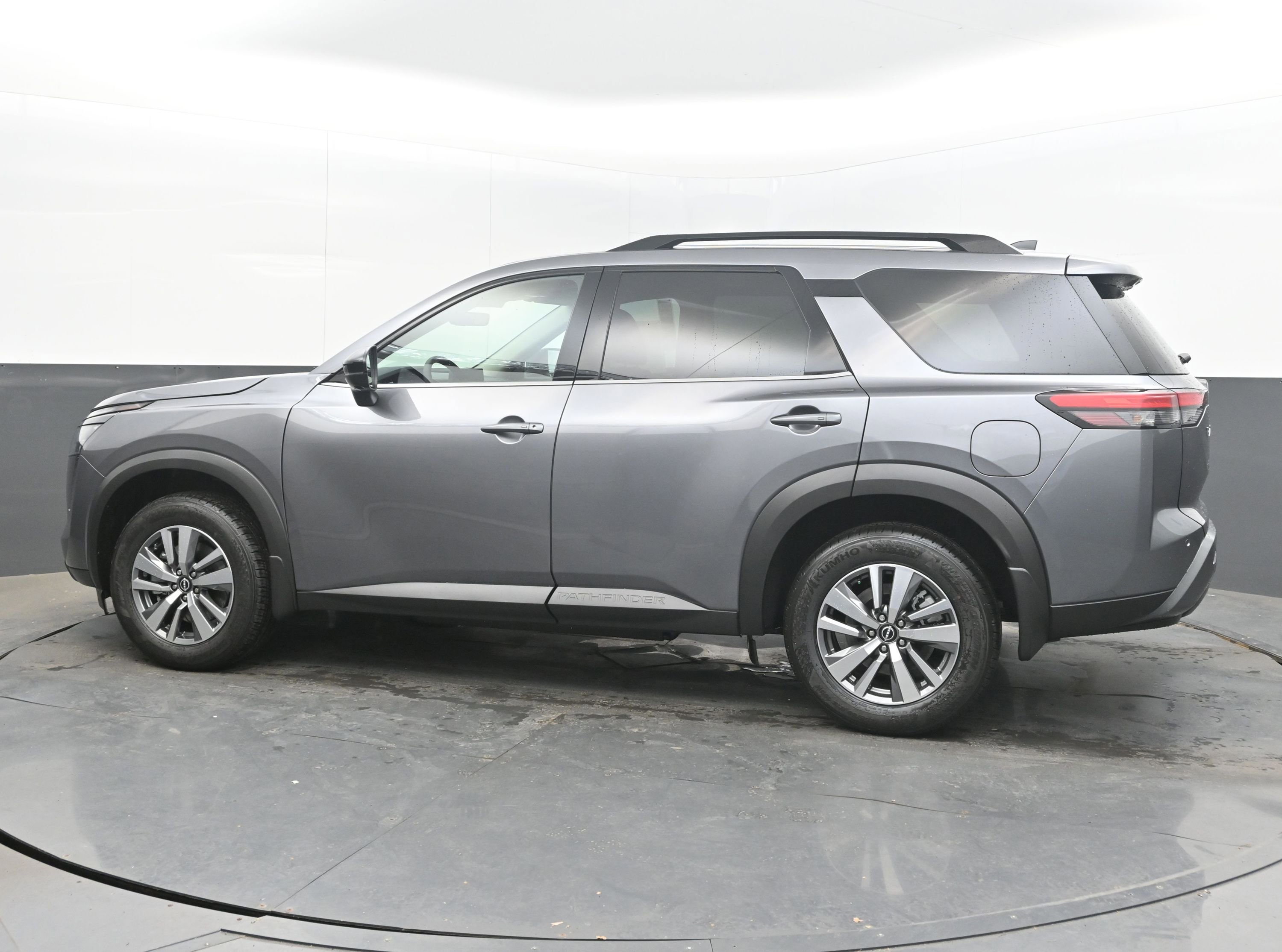 New 2026 Nissan Pathfinder SL FWD image 5