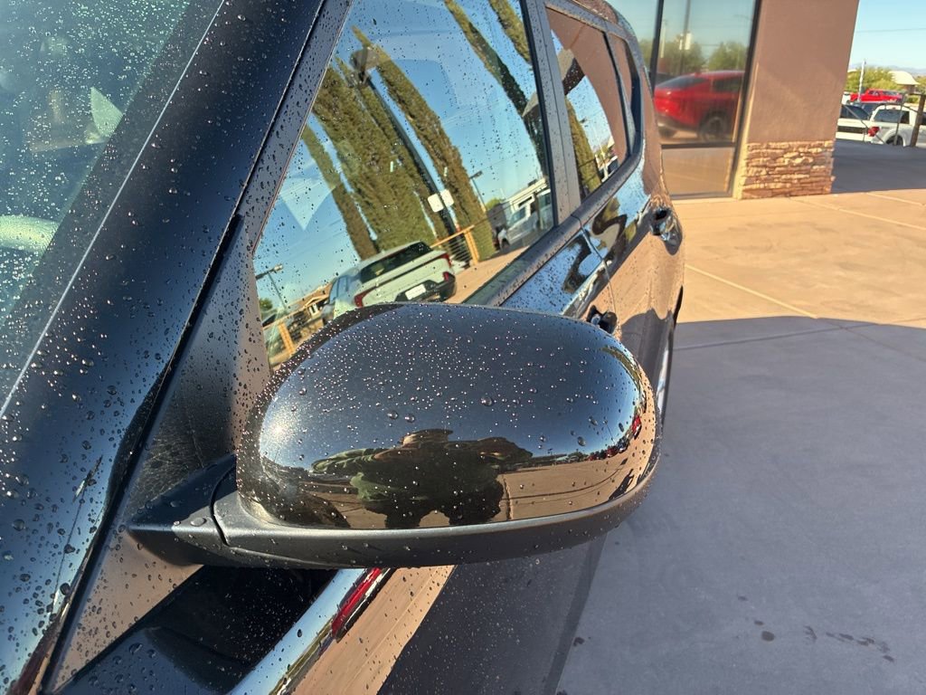 Used 2025 Kia Soul LX FWD image 4