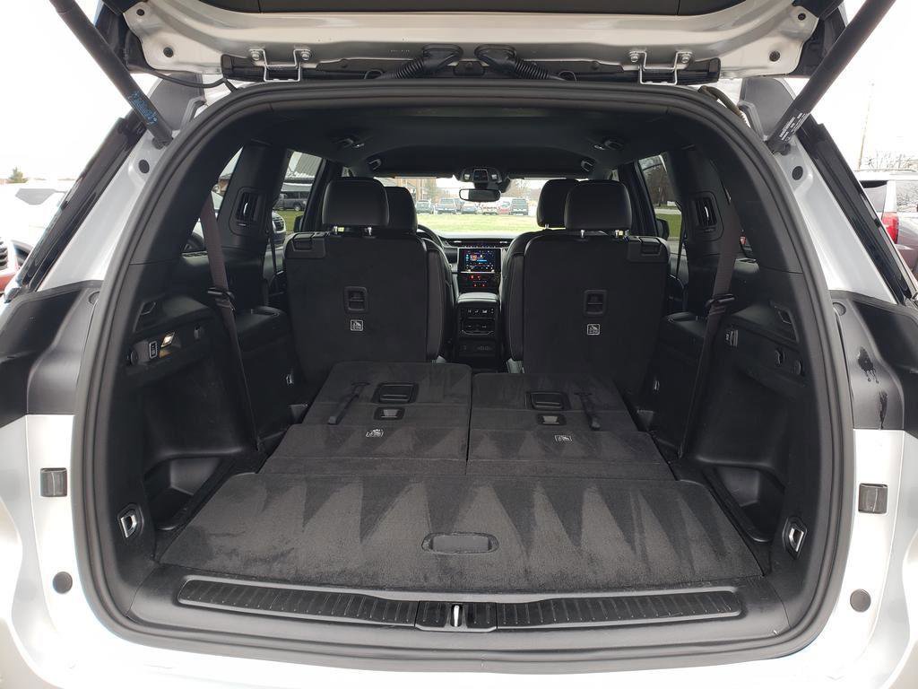 Used 2023 Jeep Grand Cherokee L Laredo image 10