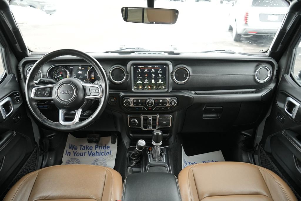 Used 2023 Jeep Wrangler Unlimited Sahara w/ Cold Weather Group image 15