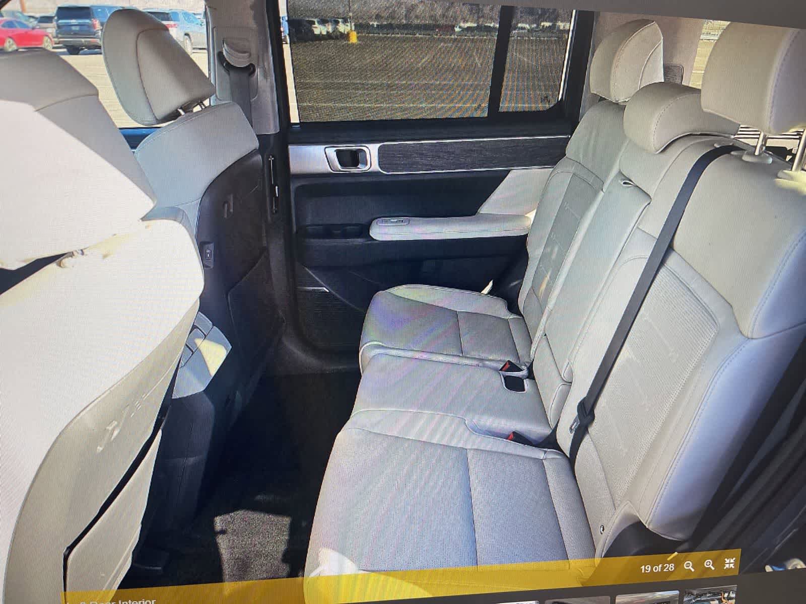 Used 2025 Hyundai Santa Fe Limited AWD/4WD image 15