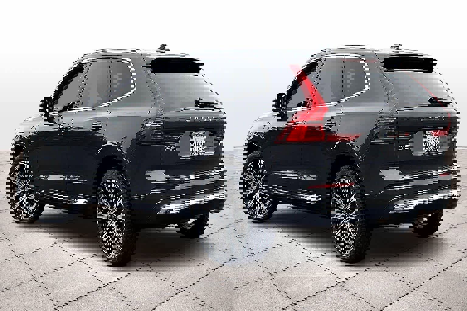 Used 2023 Volvo XC60 T8 Ultimate image 15