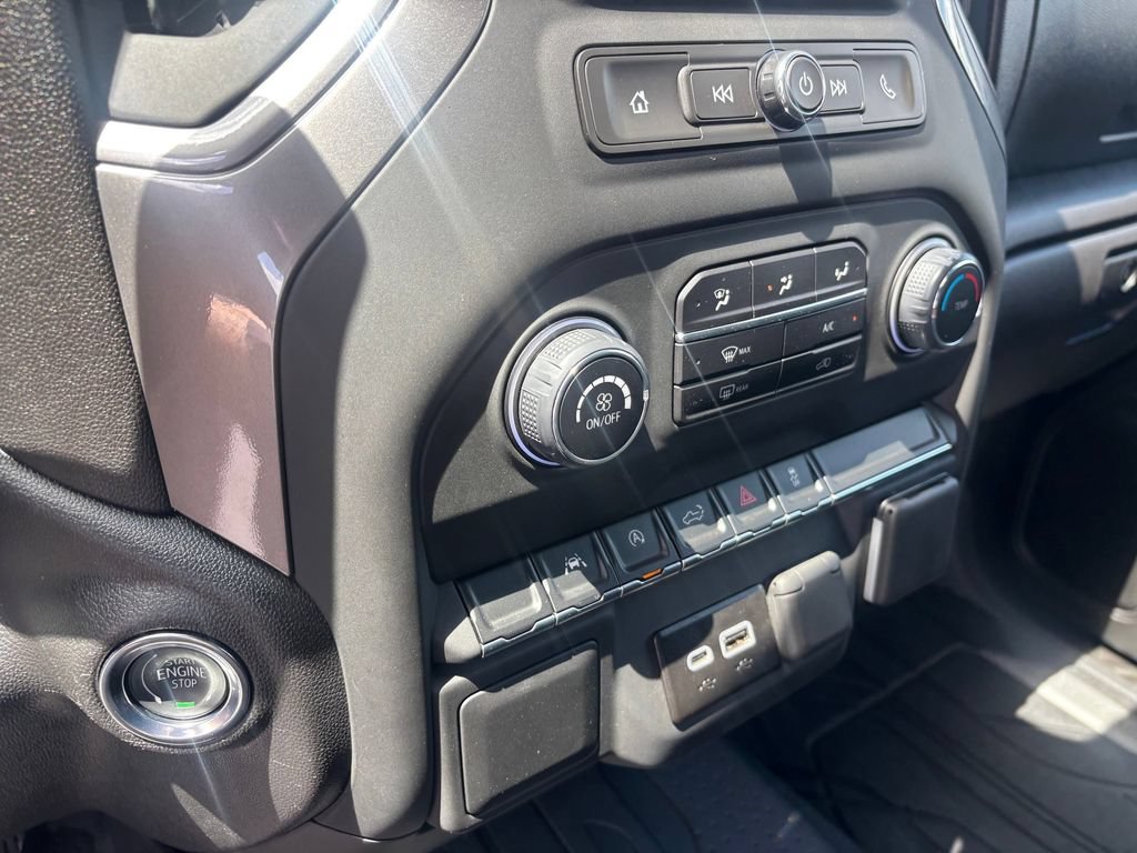 Used 2026 Chevrolet Silverado 1500 Custom AWD/4WD image 14