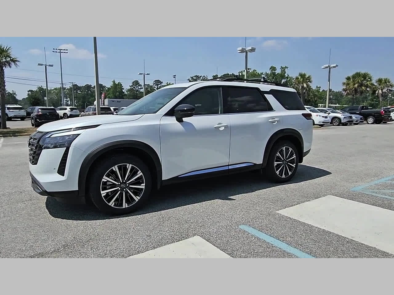 New 2026 Nissan Pathfinder Platinum FWD image 21