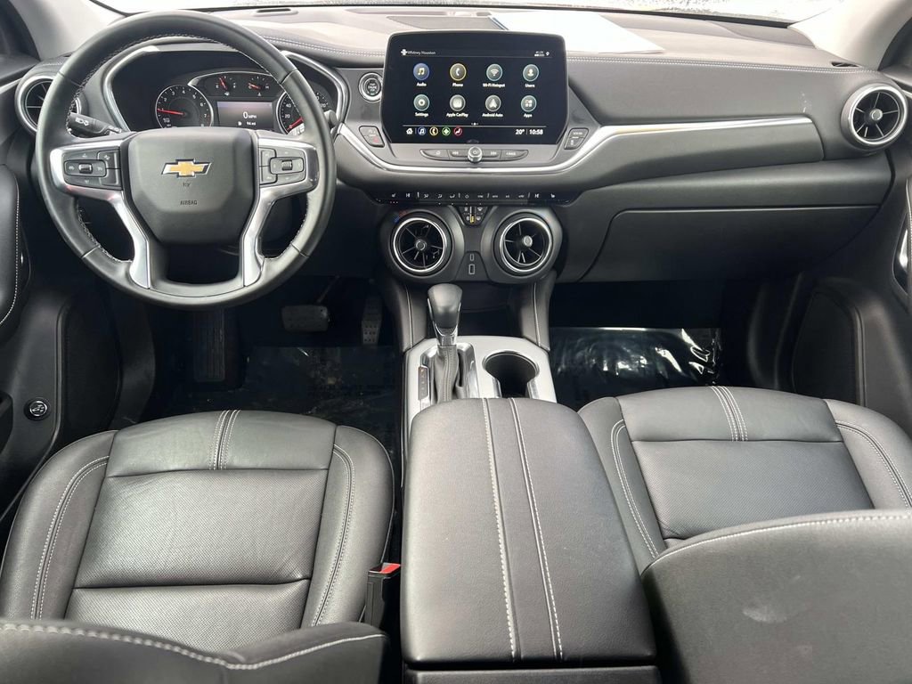 Used 2024 Chevrolet Blazer LT image 3