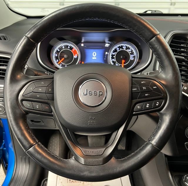 Used 2020 Jeep Cherokee Trailhawk w/ Technology Group image 23