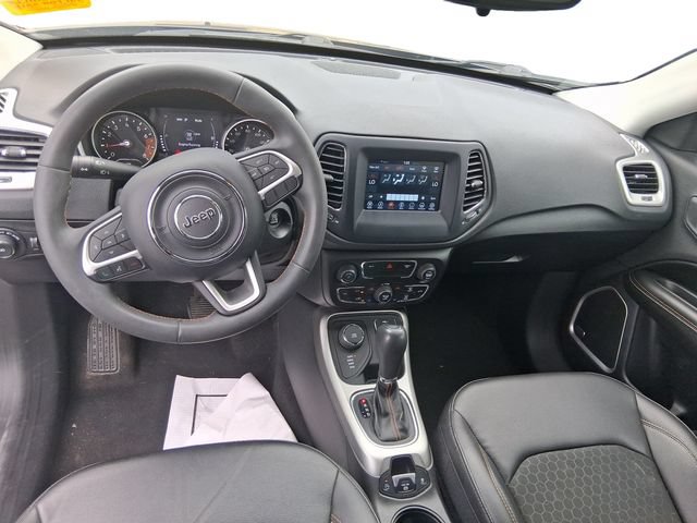 Used 2021 Jeep Compass Latitude w/ Sun and Sound Group AWD/4WD image 12