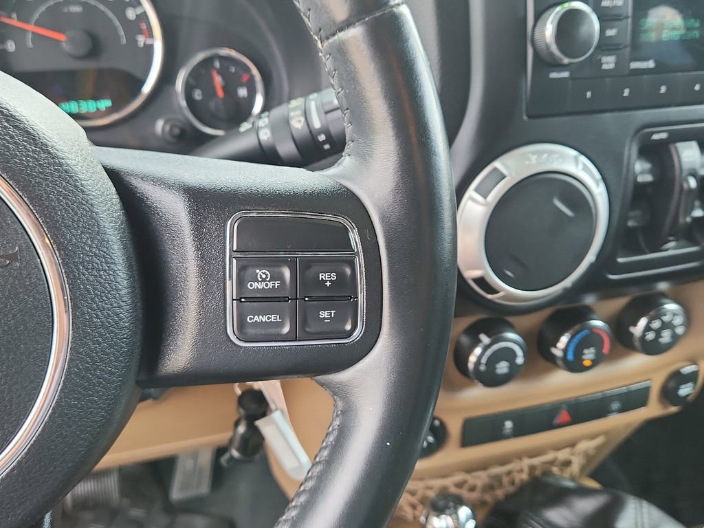 Used 2017 Jeep Wrangler Unlimited Sahara w/ Connectivity Group AWD/4WD image 24