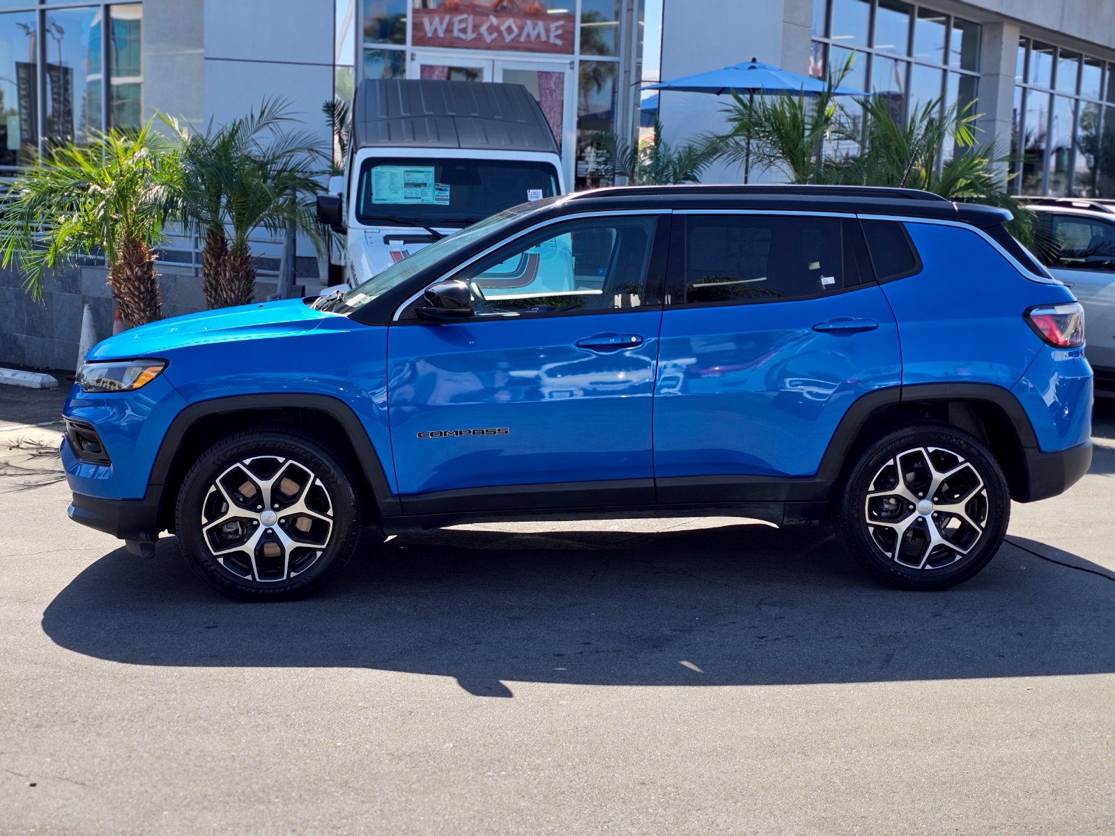 Used 2024 Jeep Compass Limited AWD/4WD image 5