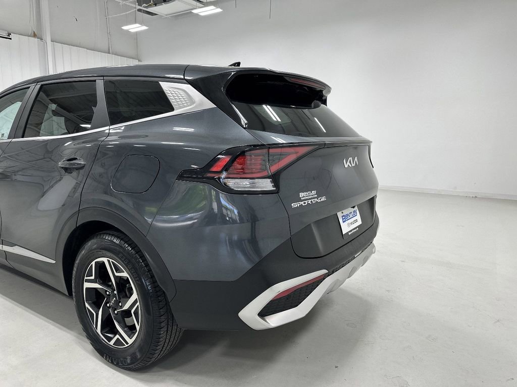 Used 2023 Kia Sportage LX image 14