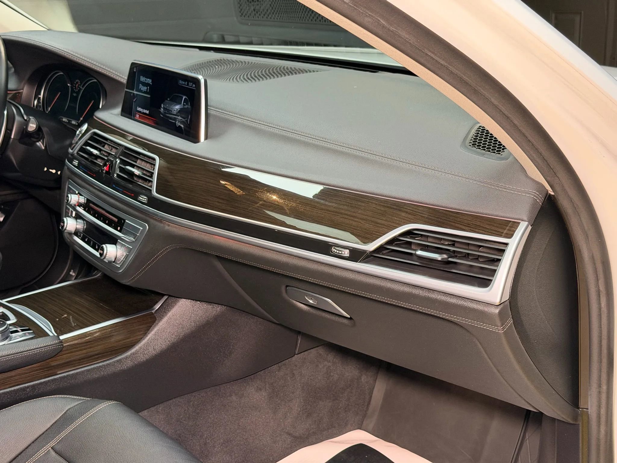 Used 2016 BMW 740i RWD image 48