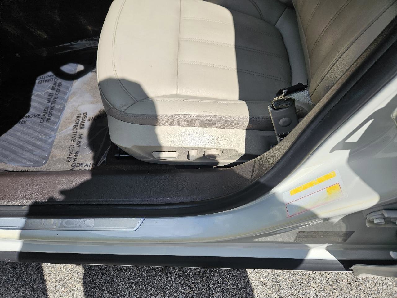 Used 2012 Buick Regal Leather FWD image 9
